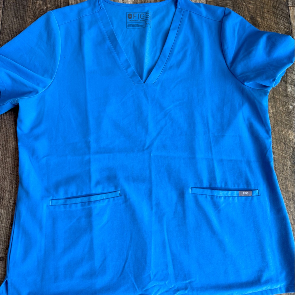 Figs two pocket scrub top